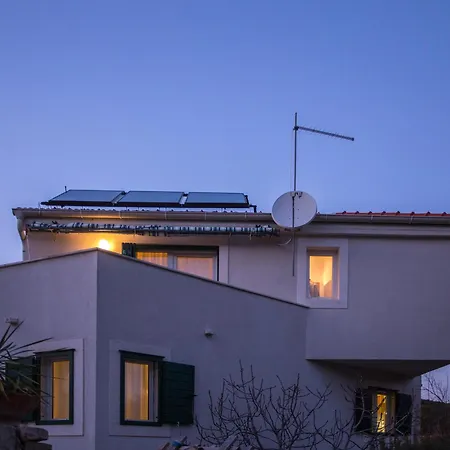 Lapis Vis Villa